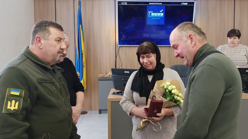 Батькам полеглого Героя Анатолія Новака з Волині вручили його посмертну нагороду