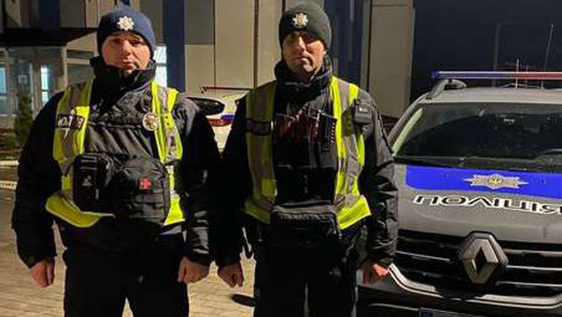 У Луцьку патрульні надали домедичну допомогу чоловіку з критичною кровотечею