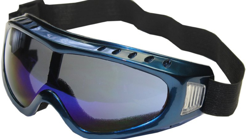 На «Ягодині» вилучили майже 2 тисячі медичних окулярів і 396 захисних масок