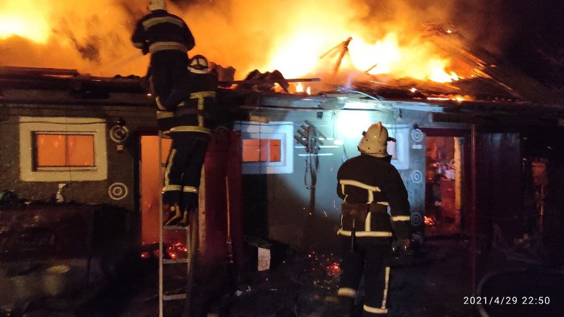 На Волині горіли хата і дві господарські будівлі