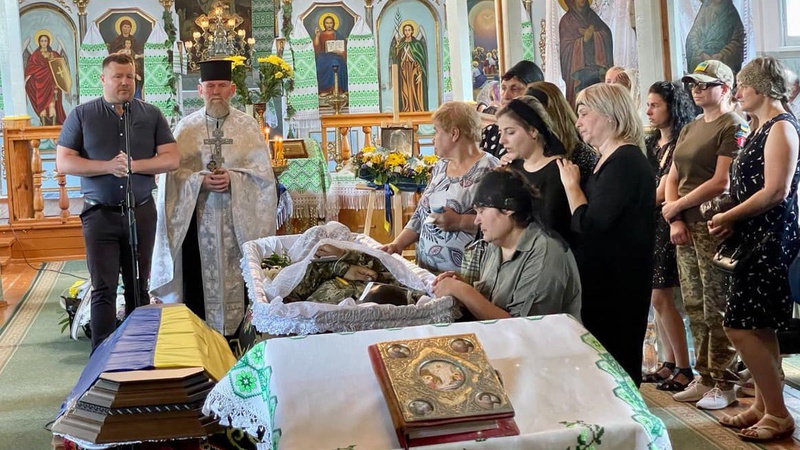 Волиняни провели в останню дорогу загиблого Героя Владислава Очеретка