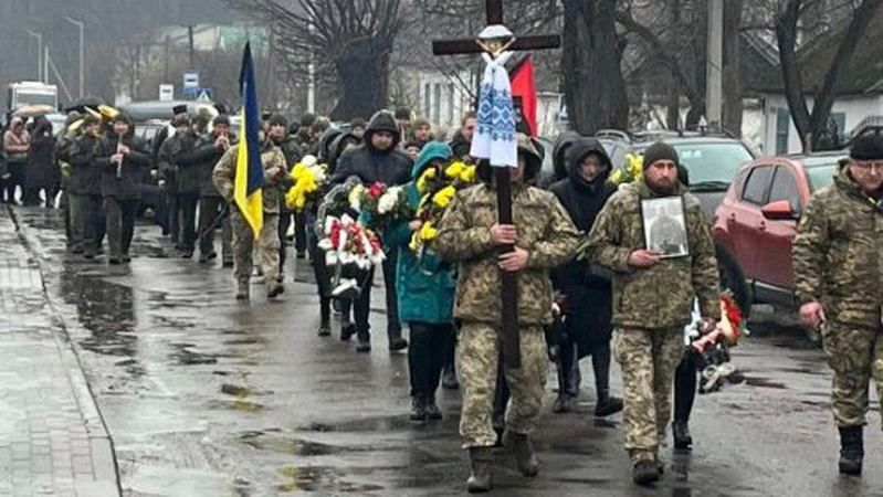 Сьогодні на Волині попрощалися із загиблим Героєм Дмитром Мельничуком