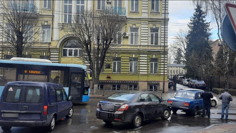 У центрі Луцька на перехресті – аварія: на місці працювали патрульні