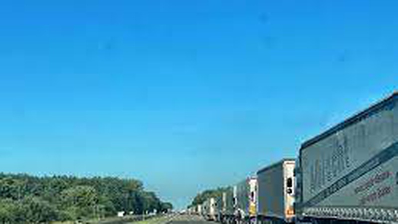 На «Ягодині» – черги з 2670 вантажівок