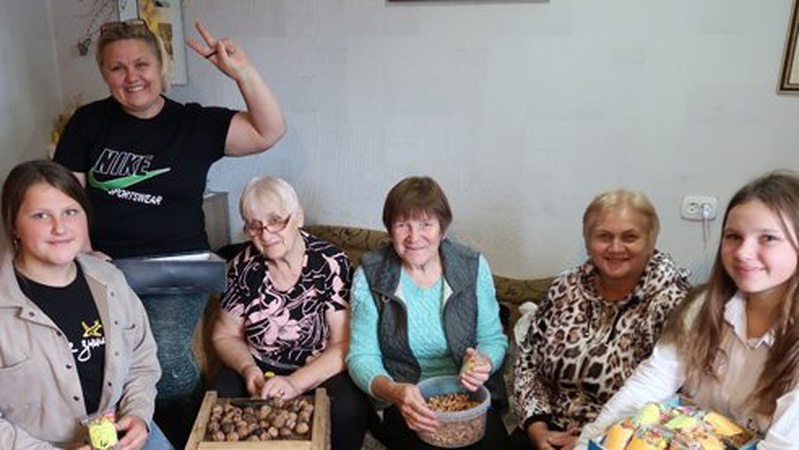 Бабський батальйон «Горішок»: на Волині пенсіонерки обʼєдналися та допомагають ЗСУ