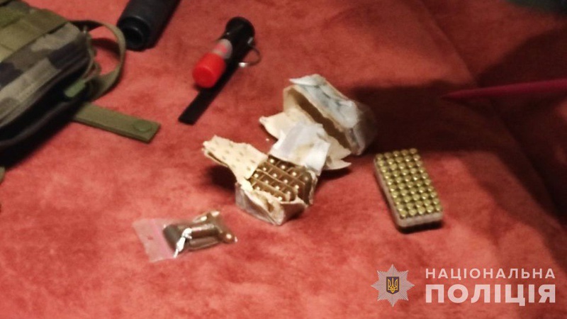 Волинські правоохоронці вилучили у чоловіка незаконні боєприпаси