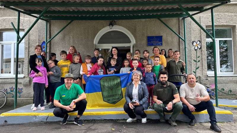 На Волині школі-інтернату передали гуманітарну допомогу