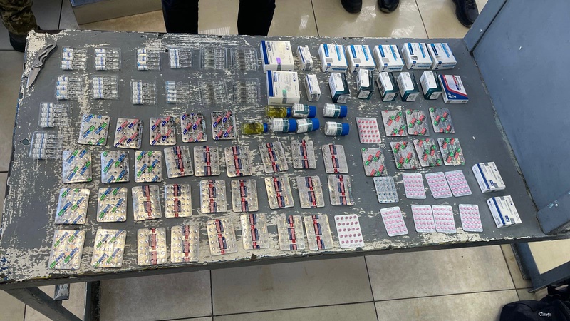 На Волинській митниці викрили чоловіка, який їхав рейсовим автобусом з сильнодіючими речовинами