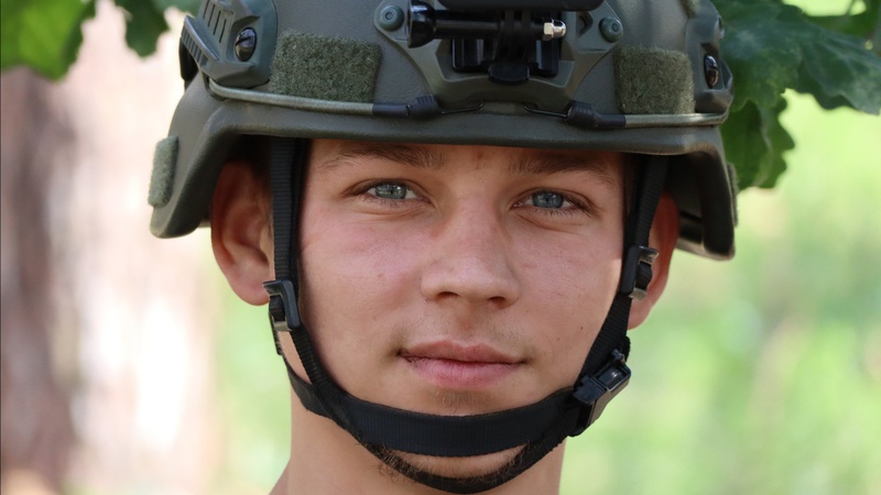 «Мій дядько воює, батько воює – а я що вдома мав сидіти?» – 20-річний боєць волинської бригади на псевдо «Нонстоп»