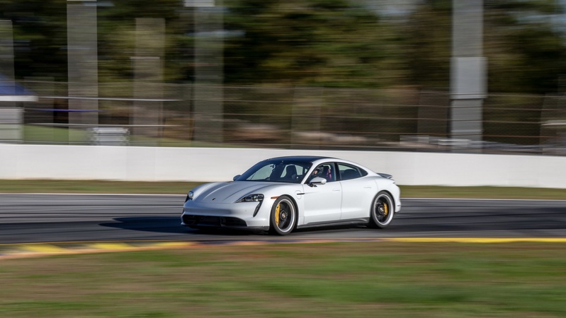 Навіщо Норвегії податок на електромобілі?