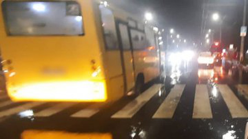 У Луцьку автомобіль збив 58-річну жінку: її госпіталізували до лікарні