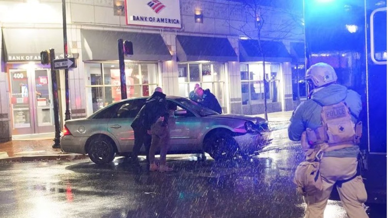 У США в машину з кортежу Джо Байдена влетіло авто