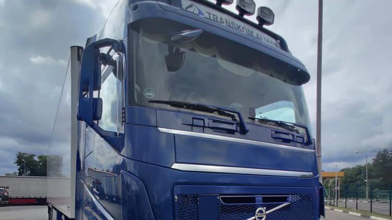 На волинській митниці виявили 21 тонну сала з підробленими документи. ФОТО