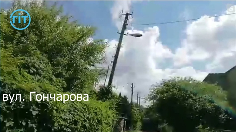 У Луцьку нашестя похилених електроопор. ВІДЕО