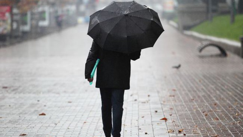 Нічні заморозки та дощ: якою буде погода завтра