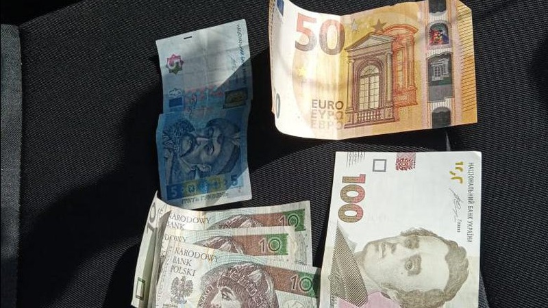 На Волині п’яний водій тицяв поліцейським хабаря, щоб не платити штраф