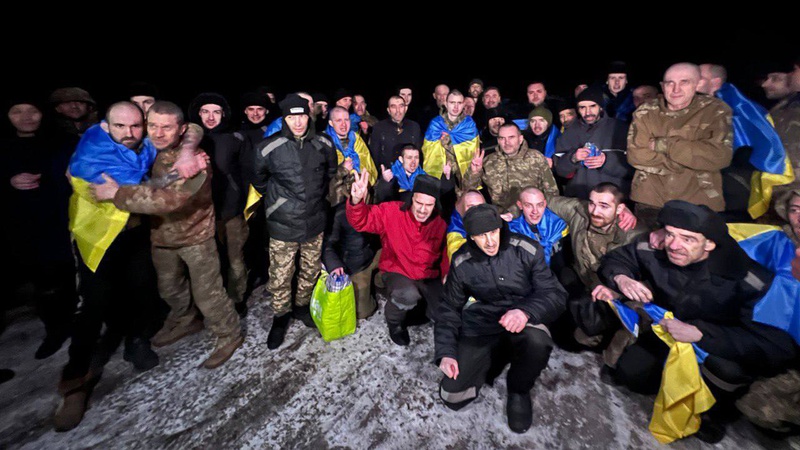 Звільнено 230 українців: Україна та росія вперше за тривалий час здійснили обмін полоненими