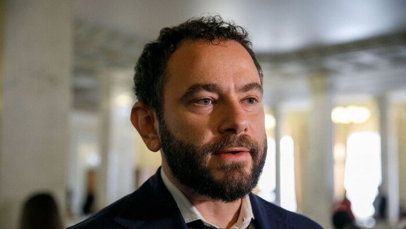 Незаконно переправляв чоловіків за кордон: нардеп Дубінський отримав підозру