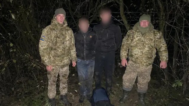Ховались у кущах: на кордоні зі Словаччиною затримали «ухилянтів» з Волині
