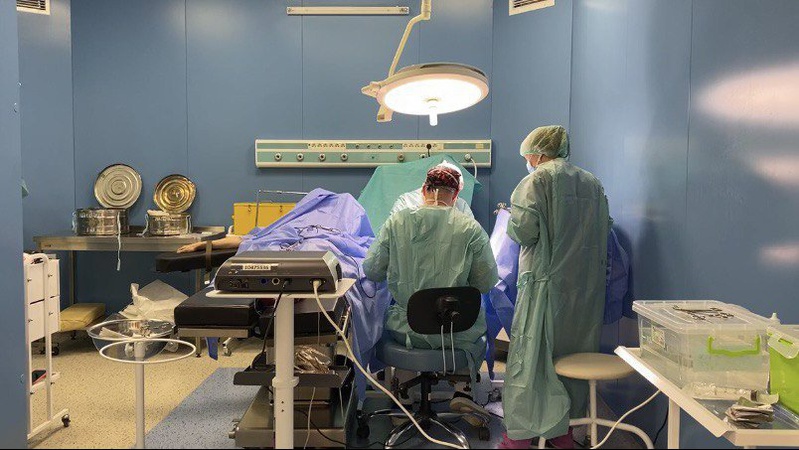 Львівські медики прооперували жінку із загадковою хворобою