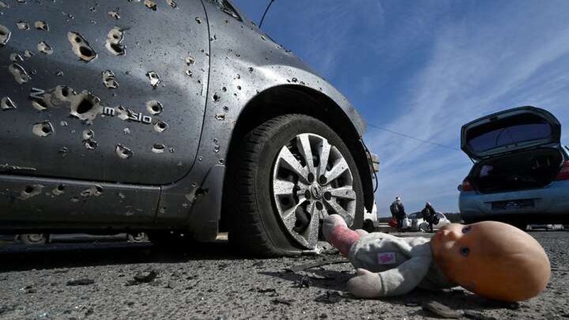 Окупанти спрямували автівки з українцями на міни і добивали тих, хто вижив