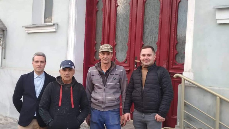 У Луцьку встановили відреставровані старовинні столітні двері