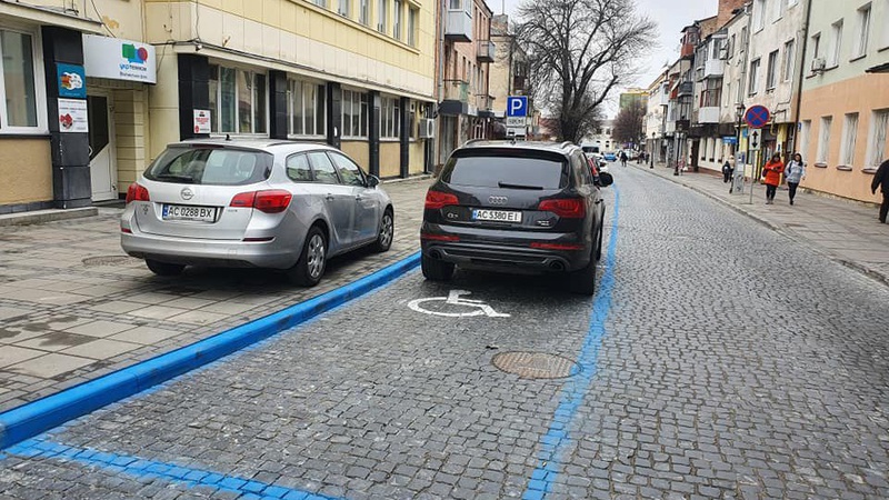 Луцькі муніципали у фейсбуці пригрозили водіям штрафами