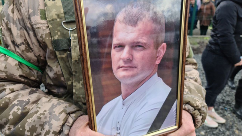 Тепер йому назавжди 30 років: сьогодні на Волині прощалися із Героєм Василем Кальчуком