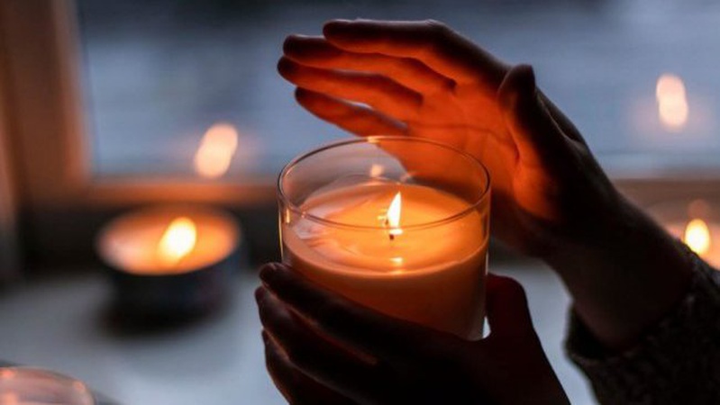 Одним на 12 годин, а іншим на дві: українцям пояснили, чому нерівномірно вмикають світло