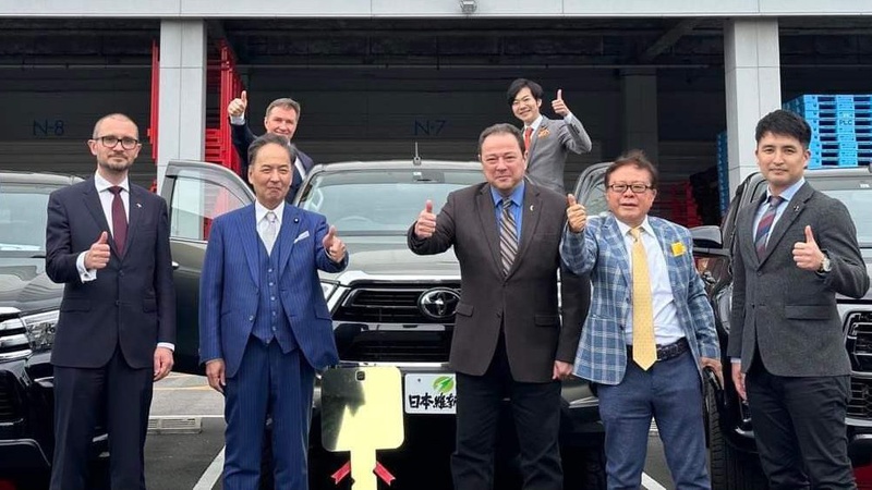 Японські депутати купили для ЗСУ пікапи з відрахувань від власних зарплат