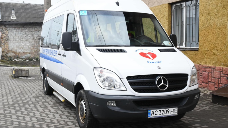 Луцьк отримав спецавтомобіль для перевезення осіб на кріслах колісних