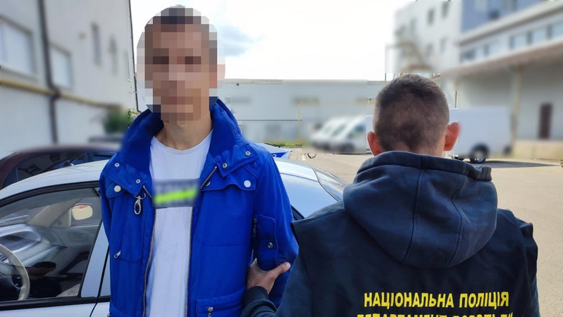 У Луцьку у поштовому відділені затримали 37-річного чоловіка з амфетаміном