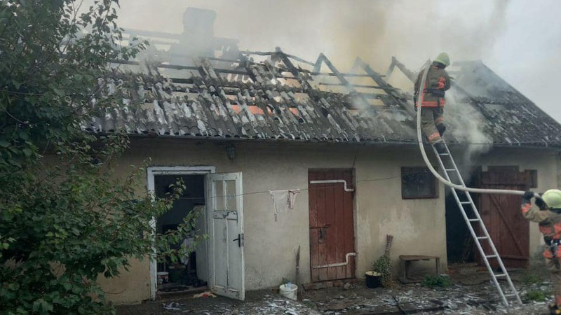 У селі на Волині горіла господарська споруда