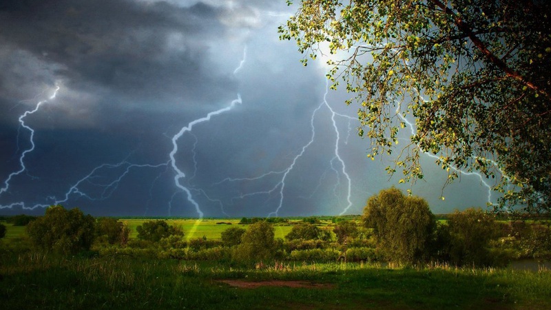 Спека, подекуди грозові дощі: прогноз погоди на 30 серпня