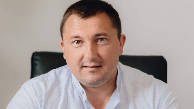 Ківерцівського мера викликають у суд через їзду на новенькому кросовері без «прав» (відео)