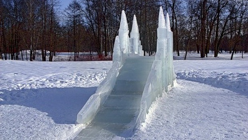 Лучан кличуть кататися на світломузичну гірку