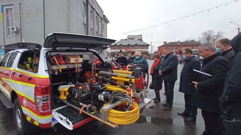 У Камінь-Каширському районі пронісся «ураган»: під завалами опинився працівник брикетного цеху