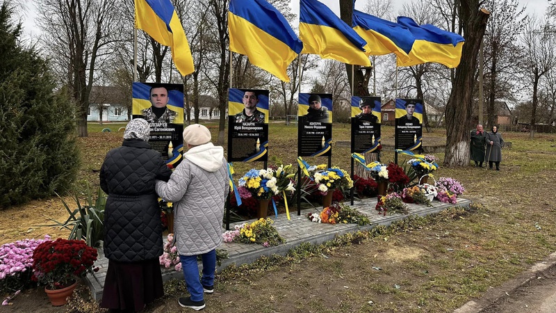 У селі на Волині відкрили Алею пам’яті Героїв