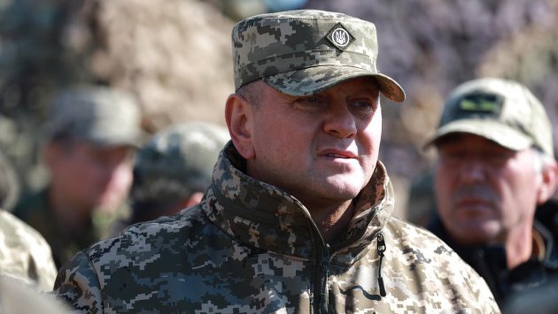 Залужний попросив блогерів не розповсюджувати інформацію про бойові дії