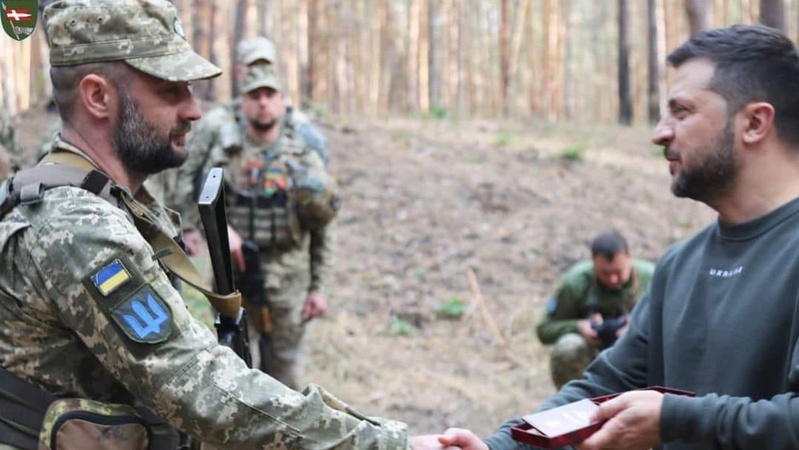Зеленський нагородив орденом хірурга з Володимира