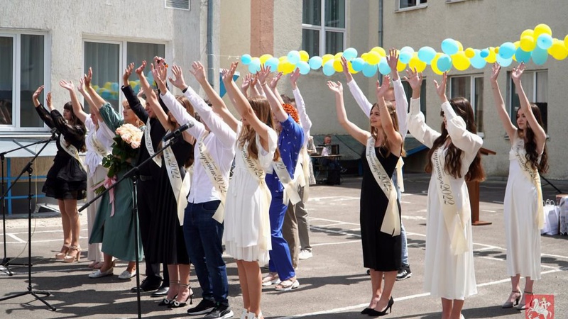 Цього року в школах на Волині – понад сім тисяч випускників: скільки медалістів