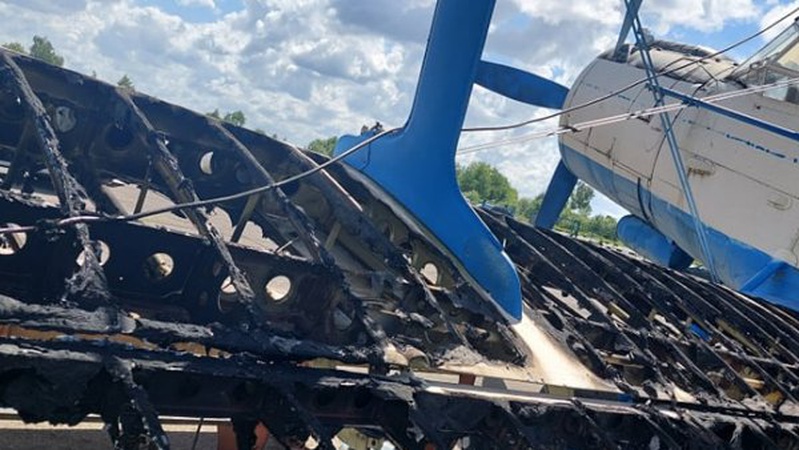 Горів літак і майно авіаклубу в Крупі: у підпалі підозрюють конкурентів. ФОТО