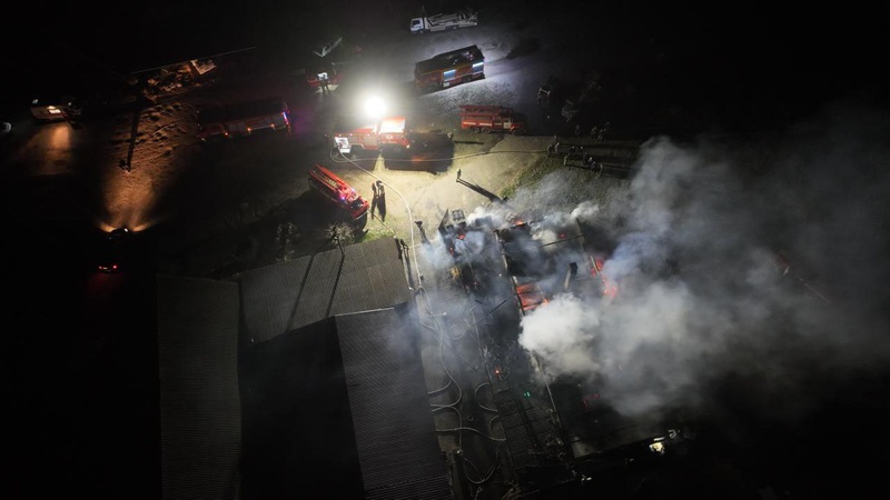 У Луцькому районі горів меблевий цех