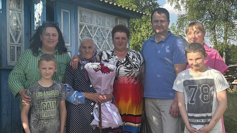 Має 17 правнуків та 2 праправнуки: довгожителька з Волині відзначила ювілей