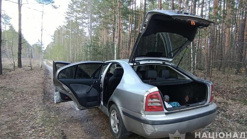 На Волині в автівці 27-річного чоловіка виявили 12 пакетиків із наркотиками