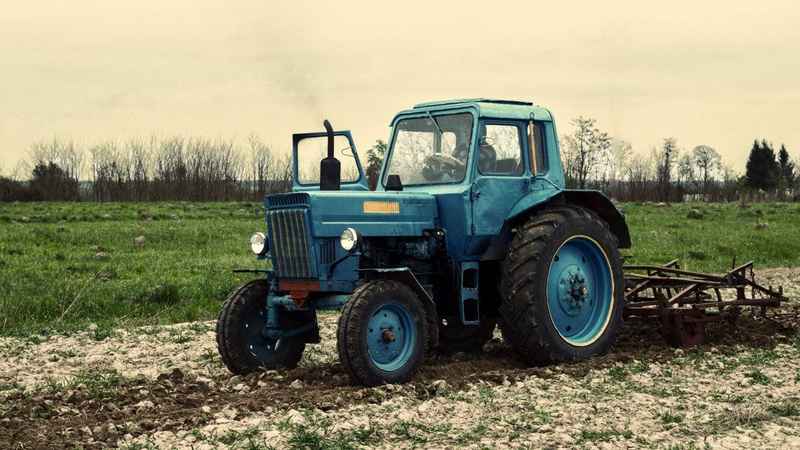 Вибухнуло колесо трактора: на Волині травмувався молодий хлопець