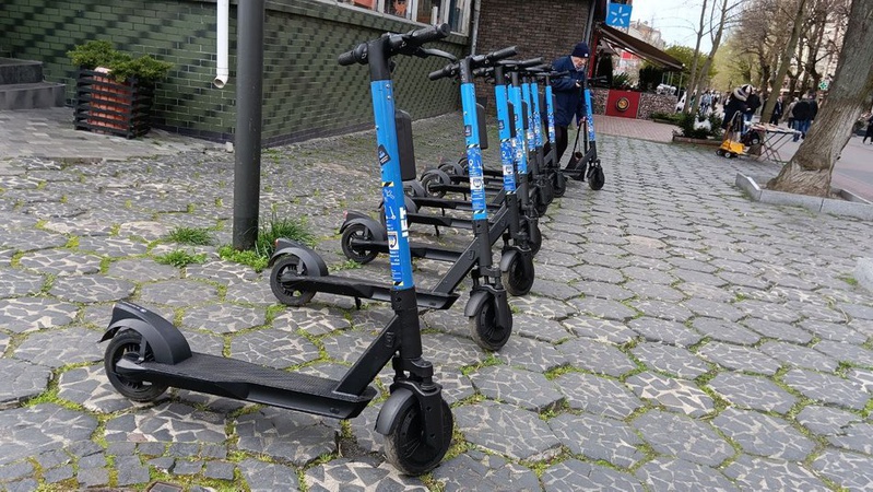 У Луцьку запрацював сервіс оренди електросамокатів