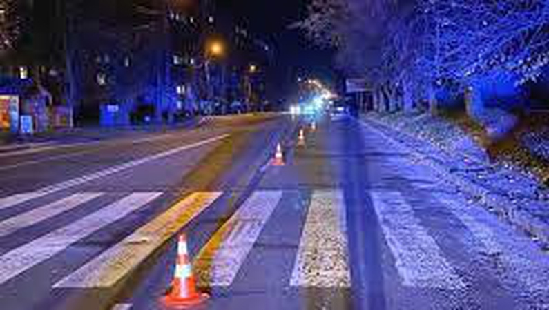 На Волині ввечері бус на смерть збив пішохідку