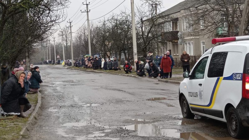 Волинь навколішки зустрічала загиблого на війні Героя Олега Пастухова