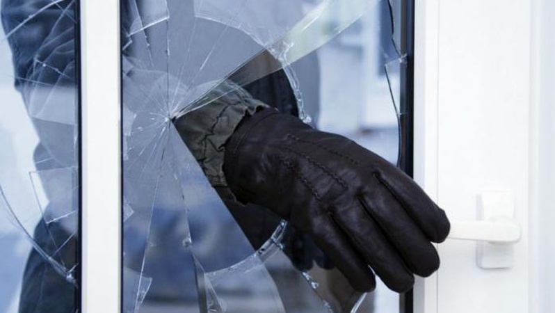 19-річний волинян викрав 50 тисяч гривень через відчинене вікно